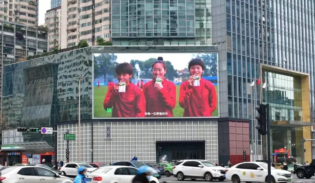 5 Reasons for Top Brands to Consider Outdoor LED Advertising in 2023